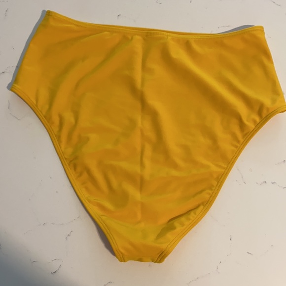 Forever 21 High Waisted bikini bottoms - Picture 3 of 3